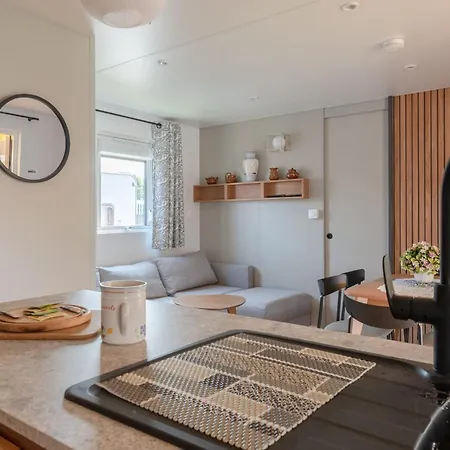 Mobil-home 40m Avec Jardin Et Piscine
