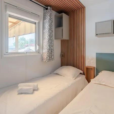 Mobil-home 40m - Piscine - Jardin Casa de Férias Villeneuve-en-Retz
