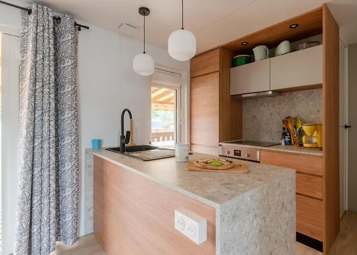 Mobil-home 40m - Piscine - Jardin * Villeneuve-en-Retz